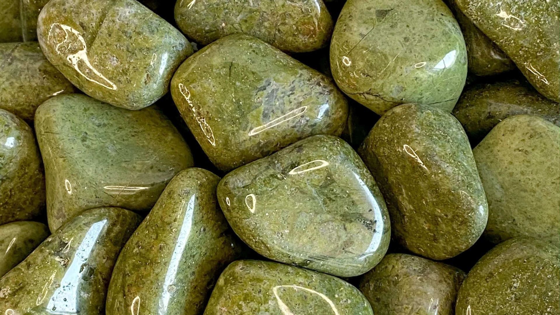 Epidote Properties - Mooncat Crystals