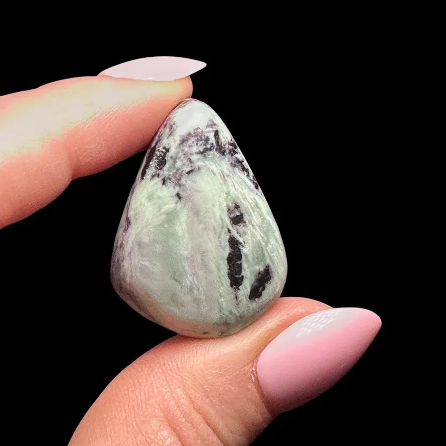 Kammererite Freeform - Mooncat Crystals