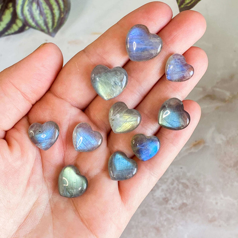 Full-Flash Mini Labradorite Heart Mooncat Crystals